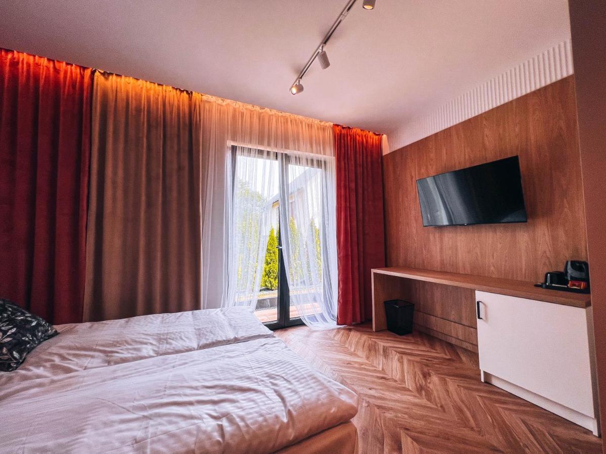 Resto Inn - Smart Apartamenty Blisko Energylandii Polwies Exterior photo